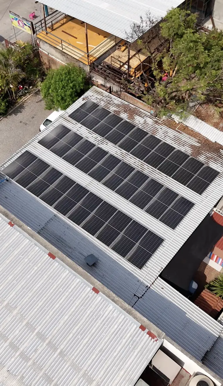 Paneles solares de Solartiva en Chilaquiles Adelita, Tuxtla Gutiérrez