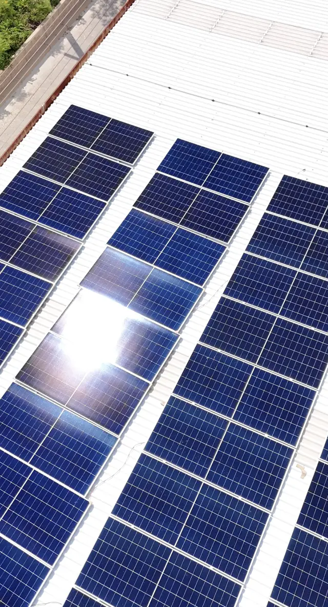 Instalación de paneles solares de Solartiva: La Central en Arriaga